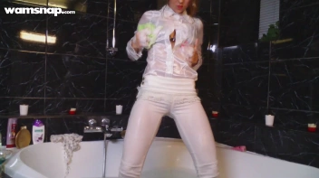 Sexy Solo Wetlook Show In White Screencap 38 on sinx.preview.netperv.com