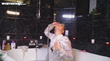 Sexy Solo Wetlook Show In White Screencap 63 on sinx.preview.netperv.com