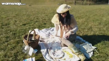 Fur Freak Makes A Mess Of Herself In Public Screencap 42 on sinx.preview.netperv.com