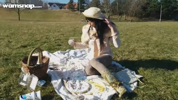 Fur Freak Makes A Mess Of Herself In Public Screencap 43 on sinx.preview.netperv.com