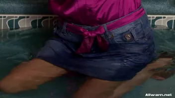 This Tub Is Fit For a Queen! Screencap 19 on sinx.preview.netperv.com