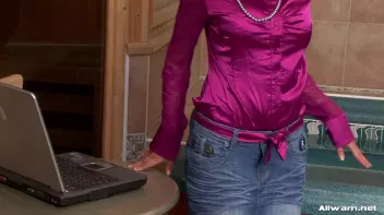 This Tub Is Fit For a Queen! Screencap 2 on sinx.preview.netperv.com