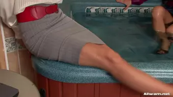 This Tub Is Fit For a Queen! Screencap 34 on sinx.preview.netperv.com