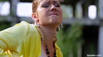 Valentina's fully clothed pissing in action Screencap 55 on sinx.preview.netperv.com