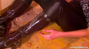 My Very Messy Kitchen Screencap 42 on sinx.preview.netperv.com