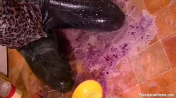 My Very Messy Kitchen Screencap 76 on sinx.preview.netperv.com