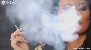 Smoking Hot Seductress Screencap 30 on sinx.preview.netperv.com