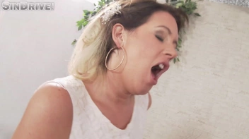 The Bigger The Better The Stronger The Harder The Hornier: Party Bangin' The Bombshells Of London Screencap 62 on sinx.preview.netperv.com