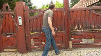 Caught peeking Screencap 3 on sinx.preview.netperv.com