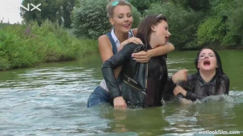 Cute Bitches Brawl In The Water - Cam 1 Screencap 36 on sinx.preview.netperv.com