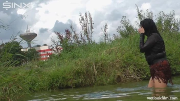 Cute Bitches Brawl In The Water - Cam 1 Screencap 43 on sinx.preview.netperv.com