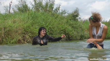 Cute Bitches Brawl In The Water - Cam 1 Screencap 48 on sinx.preview.netperv.com