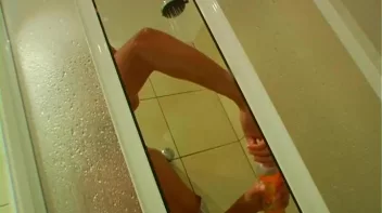 Steamy Wetlook Shower Screencap 52 on sinx.preview.netperv.com