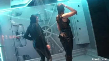 Sexy amateur chicks own the wet dancefloor Screencap 73 on sinx.preview.netperv.com