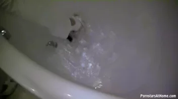 Get Cozy With Morgan In The Tub Screencap 11 on sinx.preview.netperv.com