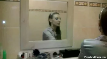 Get Cozy With Morgan In The Tub Screencap 2 on sinx.preview.netperv.com