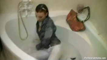 Get Cozy With Morgan In The Tub Screencap 52 on sinx.preview.netperv.com