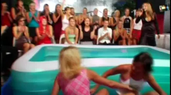 Trying To Maintain Their Composure In The Oil Screencap 15 on sinx.preview.netperv.com