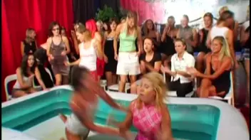 Trying To Maintain Their Composure In The Oil Screencap 20 on sinx.preview.netperv.com