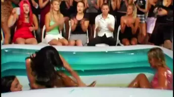 Trying To Maintain Their Composure In The Oil Screencap 35 on sinx.preview.netperv.com