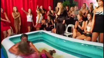 Trying To Maintain Their Composure In The Oil Screencap 52 on sinx.preview.netperv.com