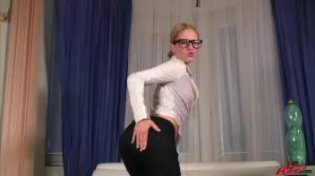 A Very Wet And Live Leony Screencap 27 on sinx.preview.netperv.com