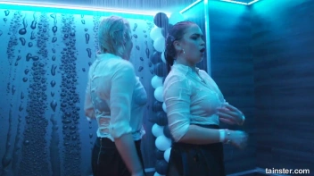 Wet And Working It!  Cuties Shake It Up! Screencap 10 on sinx.preview.netperv.com