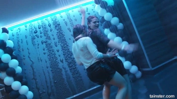 Wet And Working It!  Cuties Shake It Up! Screencap 27 on sinx.preview.netperv.com