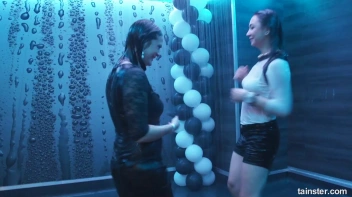 Wet And Working It!  Cuties Shake It Up! Screencap 39 on sinx.preview.netperv.com