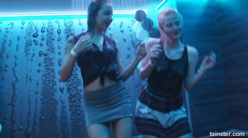 Wet And Working It!  Cuties Shake It Up! Screencap 44 on sinx.preview.netperv.com