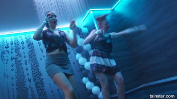 Wet And Working It!  Cuties Shake It Up! Screencap 48 on sinx.preview.netperv.com