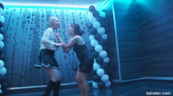 Wet And Working It!  Cuties Shake It Up! Screencap 66 on sinx.preview.netperv.com