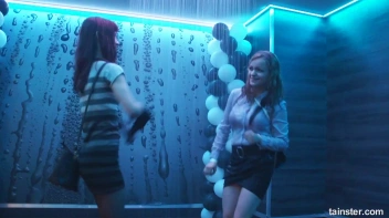 Wet And Working It!  Cuties Shake It Up! Screencap 72 on sinx.preview.netperv.com