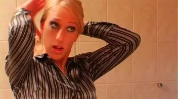 She Loves To Get Messy Any Way She Can Screencap 1 on sinx.preview.netperv.com