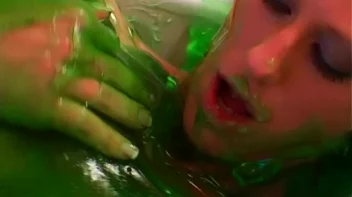 She Loves To Get Messy Any Way She Can Screencap 106 on sinx.preview.netperv.com