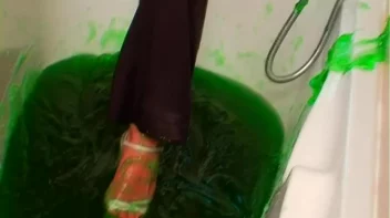 She Loves To Get Messy Any Way She Can Screencap 15 on sinx.preview.netperv.com