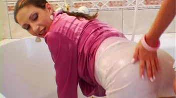 Rubbin' In The Tub Screencap 34 on sinx.preview.netperv.com