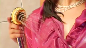 Rubbin' In The Tub Screencap 70 on sinx.preview.netperv.com