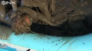 Catfighting Babes Mud Wrestle To Settle! Screencap 26 on sinx.preview.netperv.com
