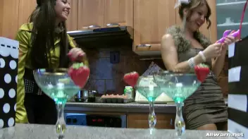 Sophie's Dirty Shoe & Fashion Birthday Screencap 24 on sinx.preview.netperv.com