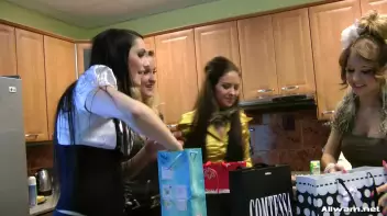 Sophie's Dirty Shoe & Fashion Birthday Screencap 8 on sinx.preview.netperv.com