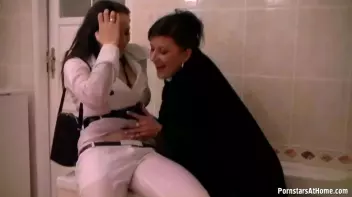 Wet Those White Tops Down! Screencap 70 on sinx.preview.netperv.com