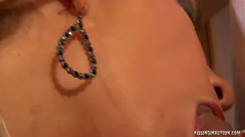 Carpenter Knows How To Work His Wood Screencap 24 on sinx.preview.netperv.com