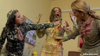 Slop Queens Screencap 88 on sinx.preview.netperv.com