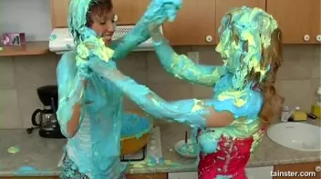 Cakes Covered In Icing Screencap 35 on sinx.preview.netperv.com