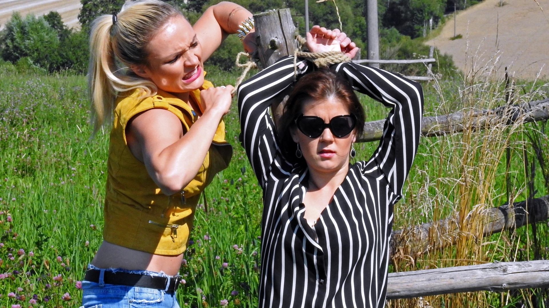 Feisty Europeans Catfight Outside - Cam 1 on sinx.preview.netperv.com