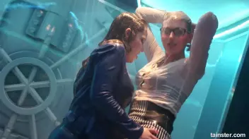 Sexy Shower Girls Screencap 19 on sinx.preview.netperv.com