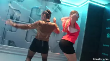 Sexy Shower Girls Screencap 24 on sinx.preview.netperv.com