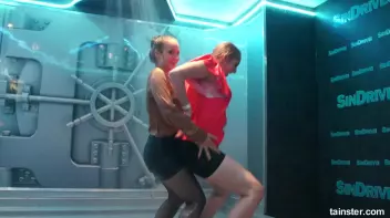 Sexy Shower Girls Screencap 26 on sinx.preview.netperv.com