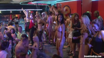 Bikini Beach Balls Part 6 - Cam 3 Screencap 103 on sinx.preview.netperv.com